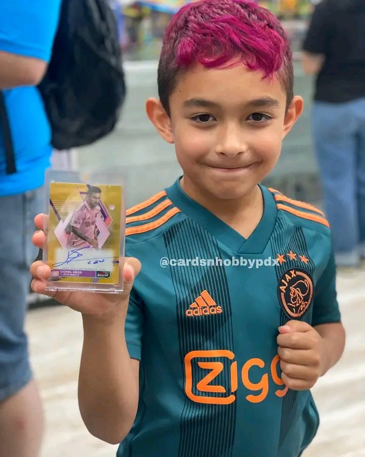 cardshobbypdx's tweet image. Look what our customer pulled 😱 A Lionel Messi numbered auto from a 23/24 Topps UEFA club competition finest pack!! Off to psa it goes ⚽️ 
@KailTracia73575
 #topps #toppssoccer #toppssoccercards #toppsfinest #toppsfinestsoccer #soccer #uefa #championsleague #lionelmessi #messi