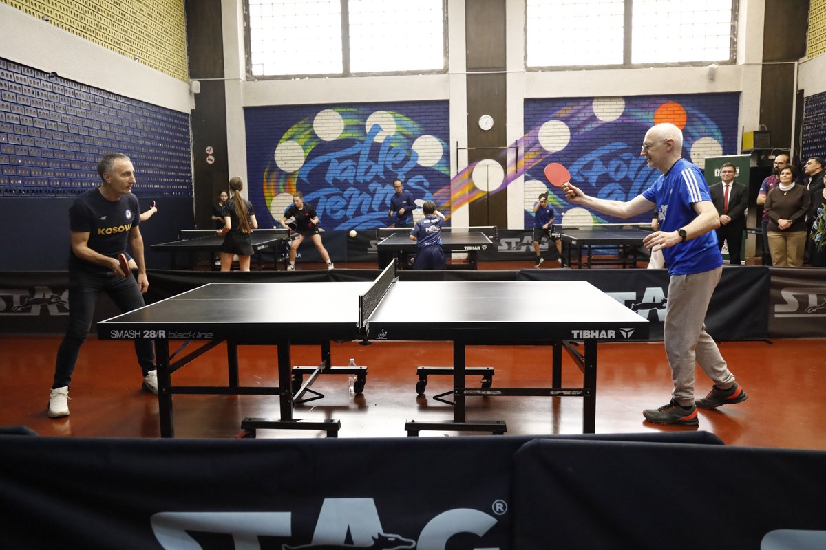 France au Kosovo 🇲🇫 (@franceaukosovo) on Twitter photo Le #Relaisautourdumonde au Kosovo continue avec des échanges de balles entre l’Ambassadeur et le Président du comité Olympique, et le président de la fédération kosovare de tennis de table ! <a href="/NOCKOSOVO/">NOC KOSOVO 🥇🥇🥇🥈🥉</a> #FranceauKosovo Le #Relaisautourdumonde au Kosovo continue avec des échanges de balles entre l’Ambassadeur et le Président du comité Olympique, et le président de la fédération kosovare de tennis de table ! <a href="/NOCKOSOVO/">NOC KOSOVO 🥇🥇🥇🥈🥉</a> #FranceauKosovo