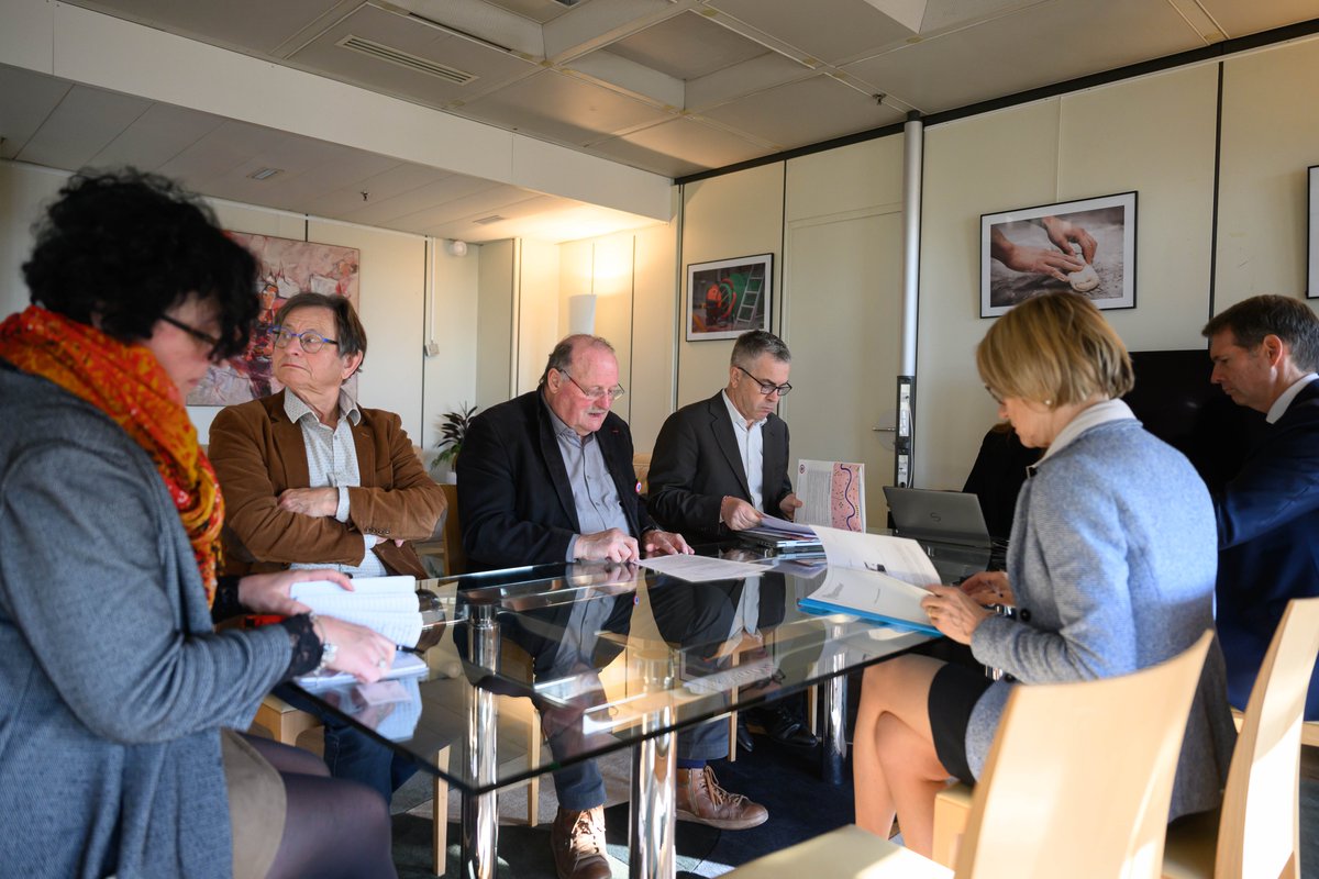 👨‍🌾🌱 Soutien à nos territoires ruraux

Ce mardi, nous avons échangé avec avec Michel Fournier, Président des <a href="/Maires_Ruraux/">AMRF</a>, sur des sujets essentiels : #simplification des démarches administratives, revitalisation commerciale, soutien aux modèles économiques innovants comme le