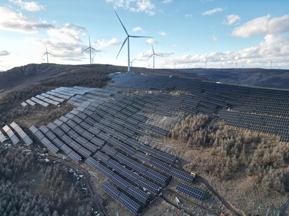 CSCECNEWS's tweet image. Recently, a section of the Hebei Weichang Wind-solar hydrogen storage and heat integration wind farm, undertaken by CSCEC, was successfully connected to the grid for power generation. The project employs a &quot;forest-solar complementary + grass-solar complementary&quot; model with a…
