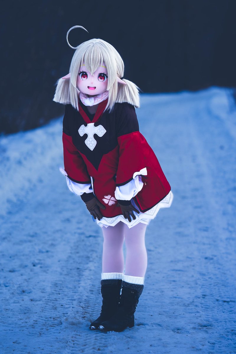 Winter Evening Klee

Cosplayer: <a href="/MephD_Kig/">Meph</a> 
Mask: <a href="/ChrisAndMeph/">Chris and Meph</a> 

#genshinimpact #kigurumi #cosplay