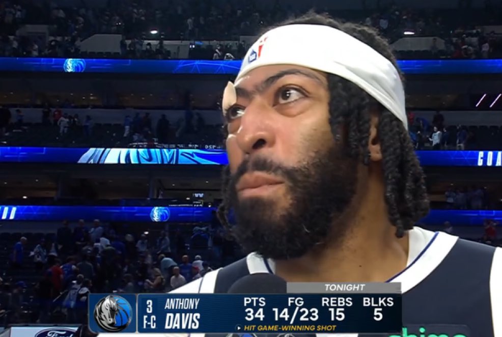 34 puntos
15 rebotes
5 tapas
61% en tiros
50% en triples
Game-winner.

Por orgullo propio o por la razón que sea, ver a Anthony Davis cargarse esta situación con clarísimos problemas físicos es más que respetable.