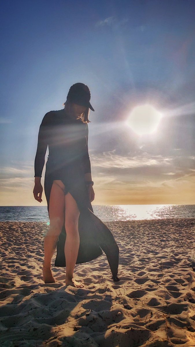 It was a bit windy.

#墨尔本伪娘 #crossdresser