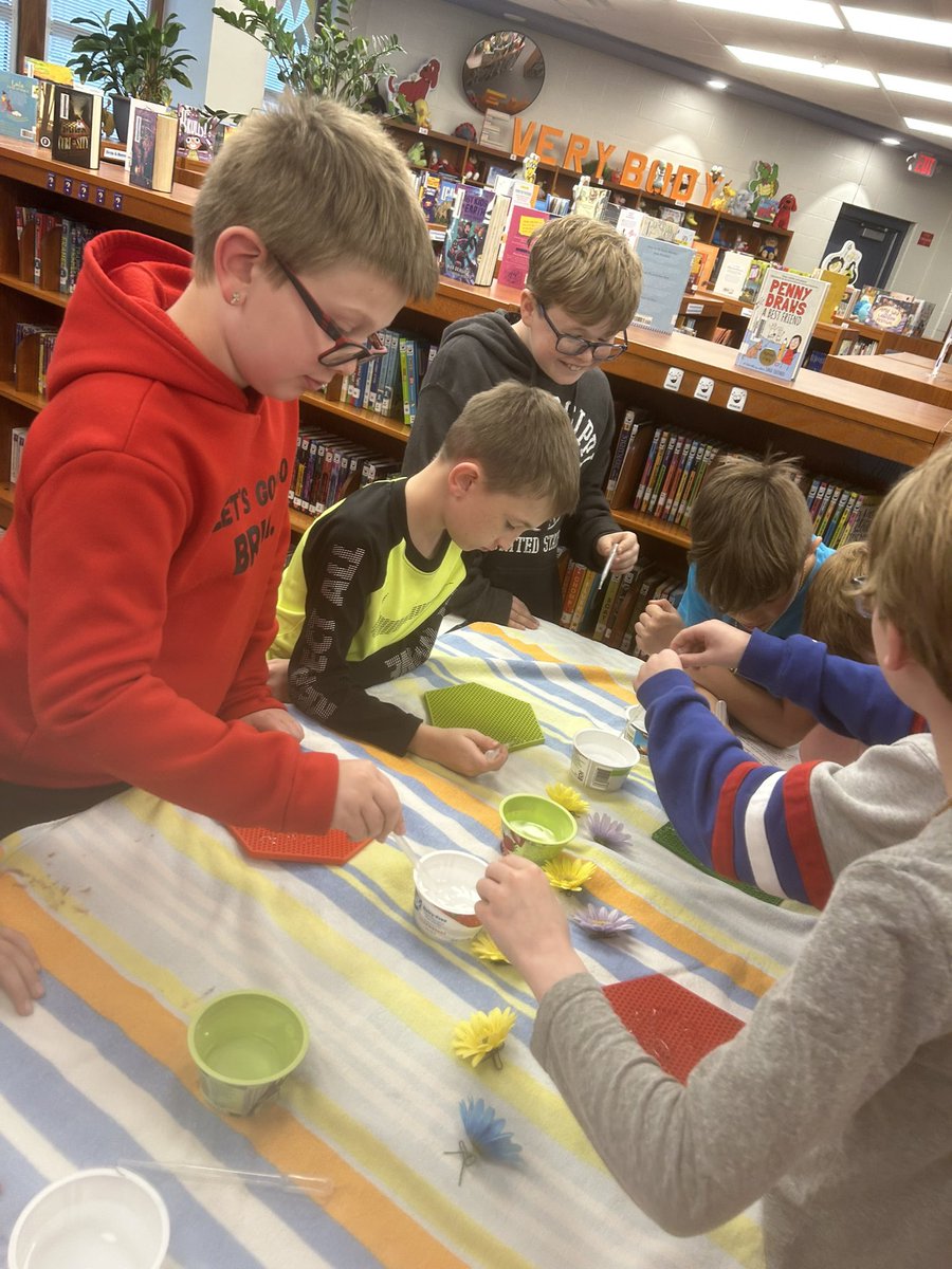 Learning about bees and organisms from the wildlife experts. <a href="/LPSFranklinElem/">Franklin Elementary</a>