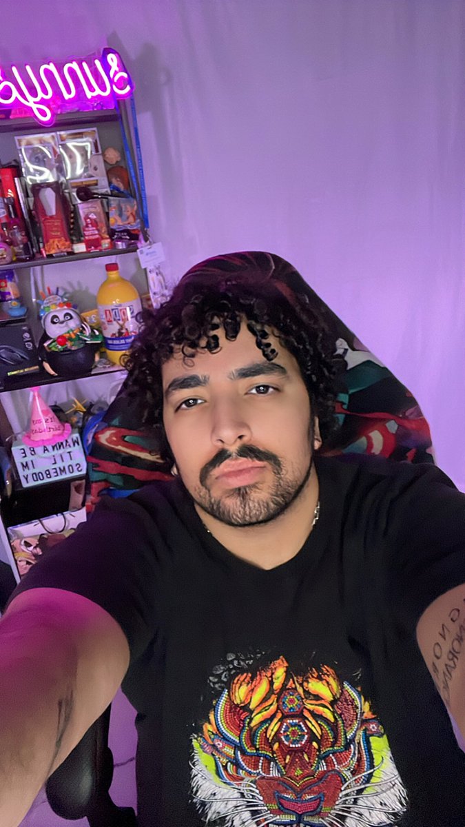 I’m live on twitch right now:) twitch.tv/sunnysidelive #twitch #streamer