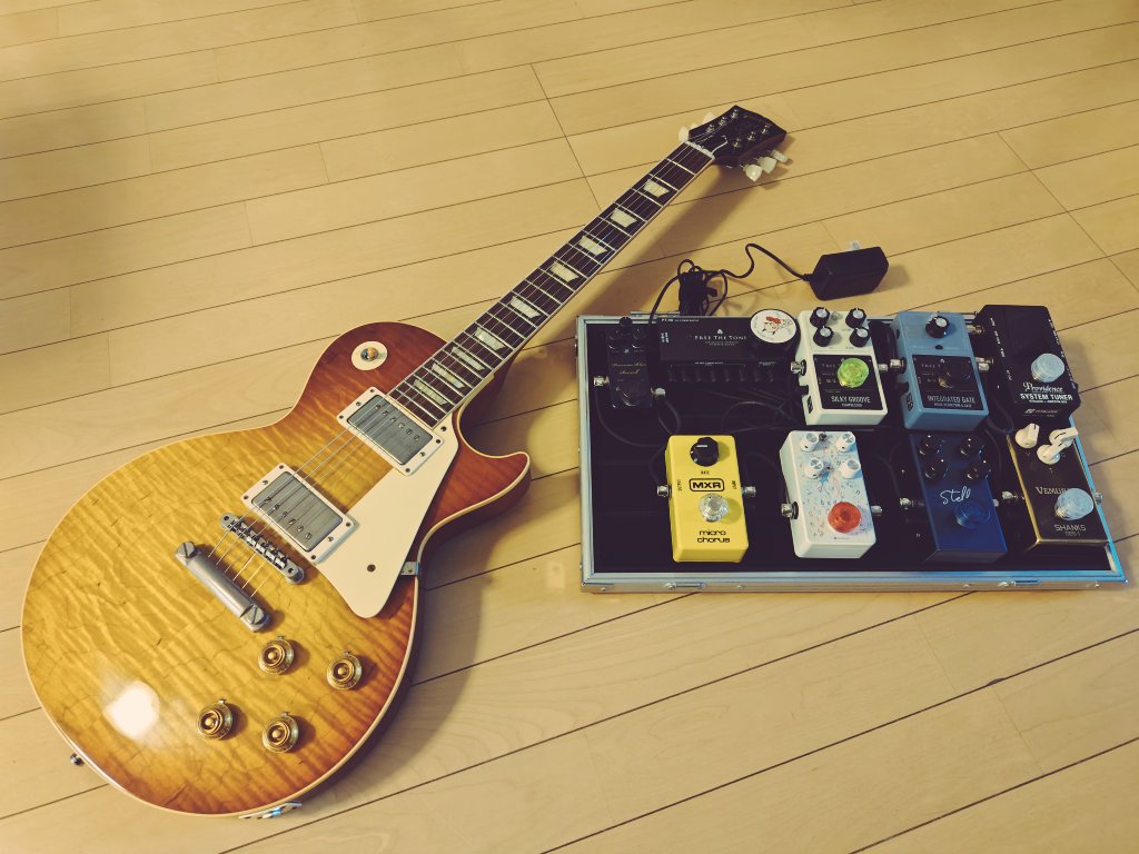 be_0403's tweet photo. 私事ですが、今年も元気に誕生日を迎える事ができました◎

我ながら超多忙な毎日であまりSNS発信ができてなかったのですが、大好きなギターと大切なパートナーに支えられて、のびのび生活しています

これまで音楽やライブ等で繋がった皆さん、また遊びましょう！
厚かましいですが、今後とも何卒！ https://t.co/ewNMnIDYgD