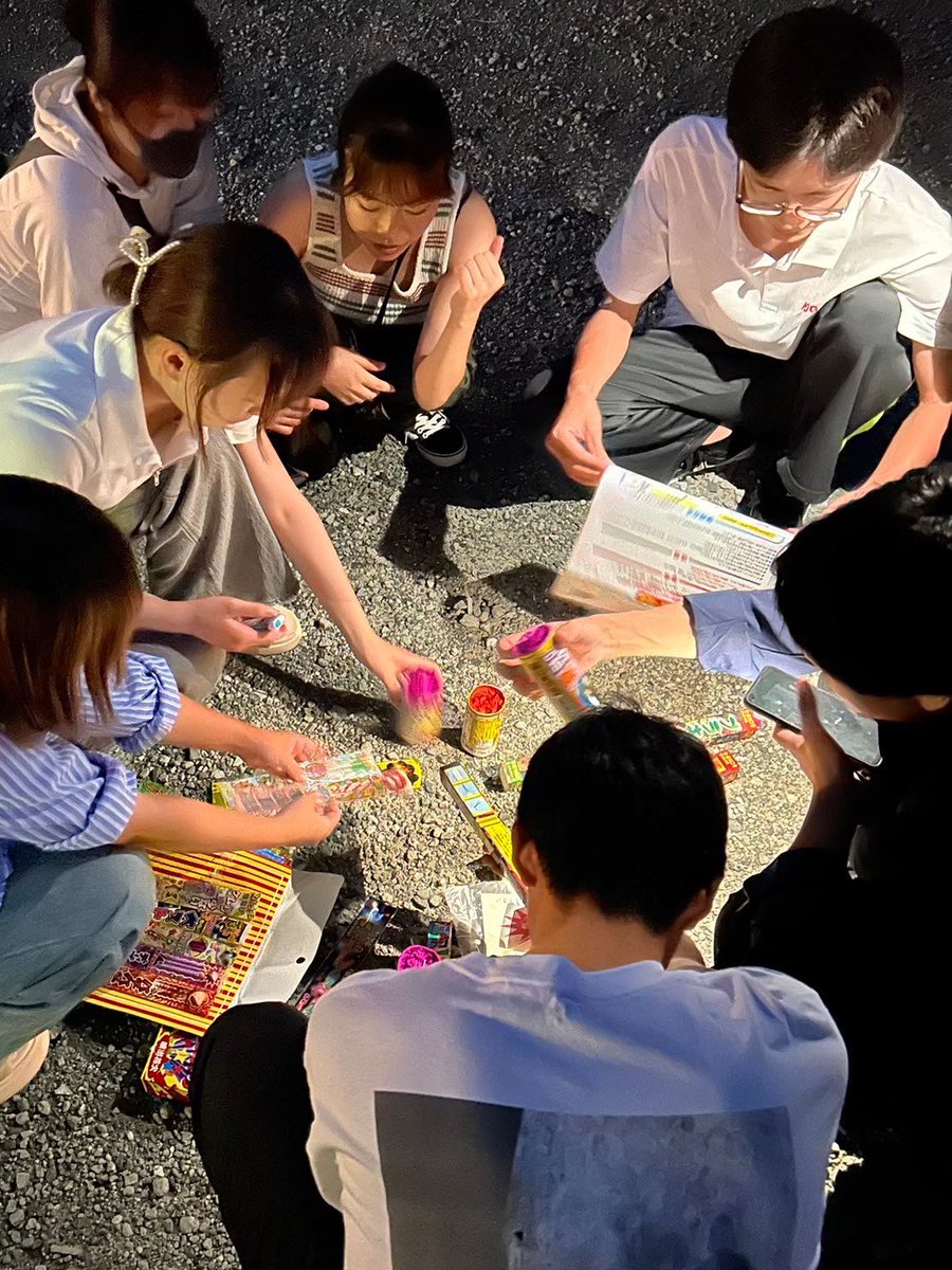 今回は、去年の横浜祭実行委員会の行事について紹介します！

1枚目は横浜祭当日の様子です！
2枚目は秩父に合宿をしに行った時の写真です！

一年を通じて色々な行事があるため、とても思い出に残る楽しいことばかりです✨

横浜祭実行委員会への入部お待ちしております！！

#春から都市大 
#横浜祭