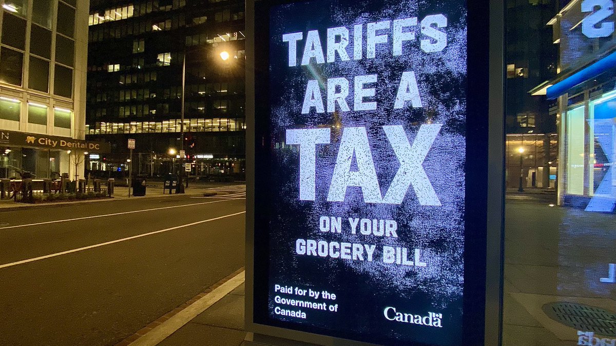 Esto es Washington DC 

Campañón del gobierno de Canadá explicándoles a sus vecinos estadounidenses las consecuencias para sus bolsillos de la guerra comercial desencadenada por Trump.