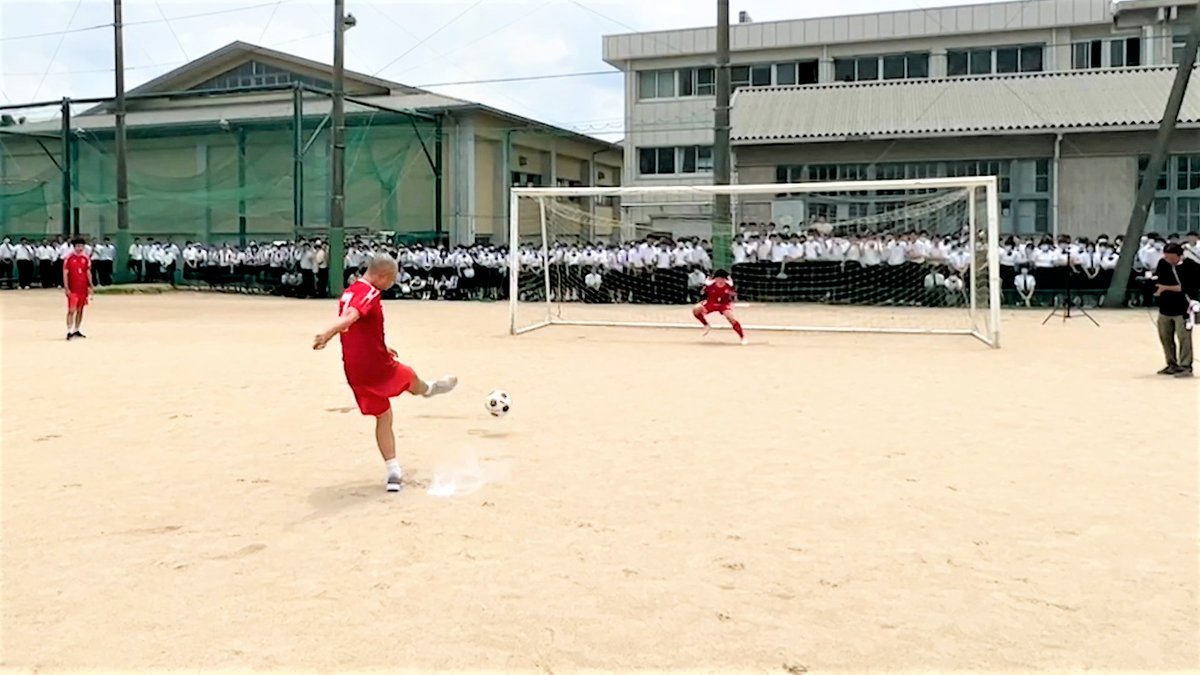 【福岡でもどぶイチ放送🎉】
4月4日(金)25時50分～テレビ西日本で
#どぶろっくの一物 放送✨

どぶろっくの母校鳥栖高校編です😆

学生時代サッカー部に所属していた
どぶろっくが現役サッカー部員とPK対決⚽️
当時エースストライカーだった江口っちゃんと
自称スーパーサブの森ちゃん‼️勝負の行方は…