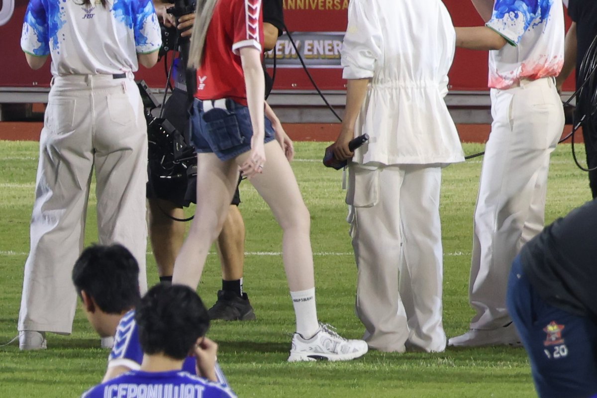 lo_w1_hk's tweet photo. 💜
𝟐𝟓𝟎𝟑𝟐𝟗

Raw pic. N'orm as white as the white cloths omg...

LINGORM CH3 55TH ANV
#LingOrmFansNewEnergy
#LingOrm #หลิงออม
#Ormkornnaph https://t.co/mI1OoUBYDE