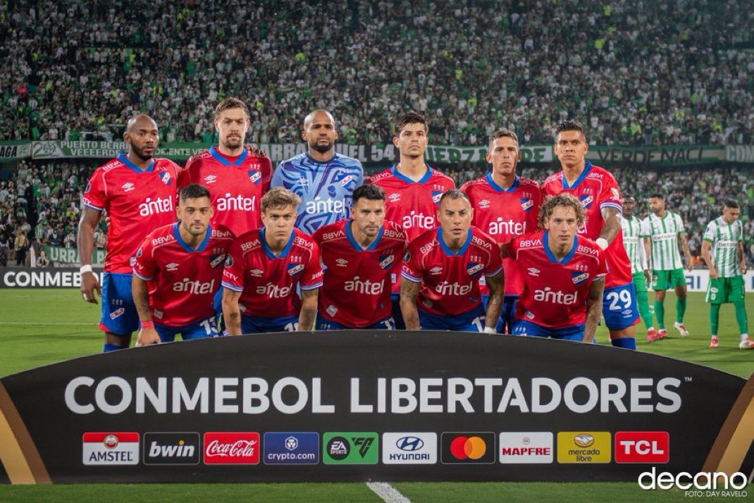 2en4dias's tweet photo. LA CRÓNICA DE UNA MUERTE ANUNCIADA. 

PÉSIMO, DESASTROSO, LAMENTABLE, VERGONZOSO debut de @Nacional en la @Libertadores.

Sin técnico, fue derrota 3-0. Un baúl 

Totalmente lamentable manejo de #Perchman, el “Boleto Libertadores” como lo vendes así?

Mañana ya tiene que haber DT https://t.co/a8oRVfHajq