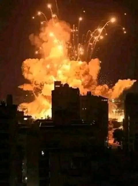 AbnAmer56's tweet photo. لله الأمر من قبل ومن بعد 
رفح الان (وَلَا تَحْسَبَنَّ اللَّهَ غَافِلًا عَمَّا يَعْمَلُ الظَّالِمُونَ ۚ إِنَّمَا يُؤَخِّرُهُمْ لِيَوْمٍ تَشْخَصُ فِيهِ الْأَبْصَارُ )
منطقة رفح الفلسطينيه الان في اشد الحاجه الي دعائكم اللهم بردا وسلاما عليهم يارب 
#رفح_تباد 
#رفح_الفلسطينية https://t.co/3UkV2M7Hzp