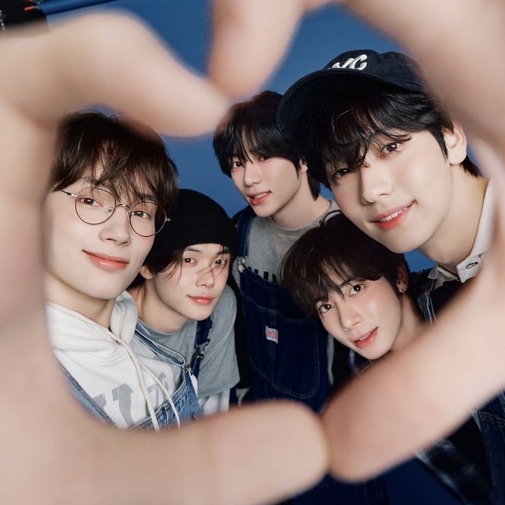 Los tilines ya están en tierras mexicanas 😭💘

»»————> ♡ <————«« 
`#TXTinMéxico` `#MoAxeTeca`