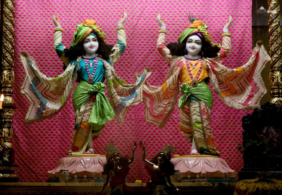 ISKCONPune's tweet photo. 🌷Mangal Arati Darshan🌷🗓03/04/2025🙏🚩@ISKCONNVCCPune🚩
.
.
#ISKCON #ISKCONNVCC #ISKCONNVCCPune #ISKCONPune
#3rdapril #3rdapril2025 #Thursday #Vrindavan
#Harinaamsankirtan #Radheshyamdas #Radheradhe
#Sankirtan #Kirtan #Mayapur #Prabhupada #iskconmandir
#GVE #Govardhan https://t.co/CDyktoY3oC