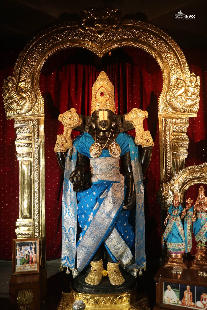 ISKCONPune's tweet photo. 🌷Mangal Arati Darshan🌷🗓03/04/2025🙏🚩@ISKCONNVCCPune🚩
.
.
#ISKCON #ISKCONNVCC #ISKCONNVCCPune #ISKCONPune
#3rdapril #3rdapril2025 #Thursday #Vrindavan
#Harinaamsankirtan #Radheshyamdas #Radheradhe
#Sankirtan #Kirtan #Mayapur #Prabhupada #iskconmandir
#GVE #Govardhan https://t.co/CDyktoY3oC