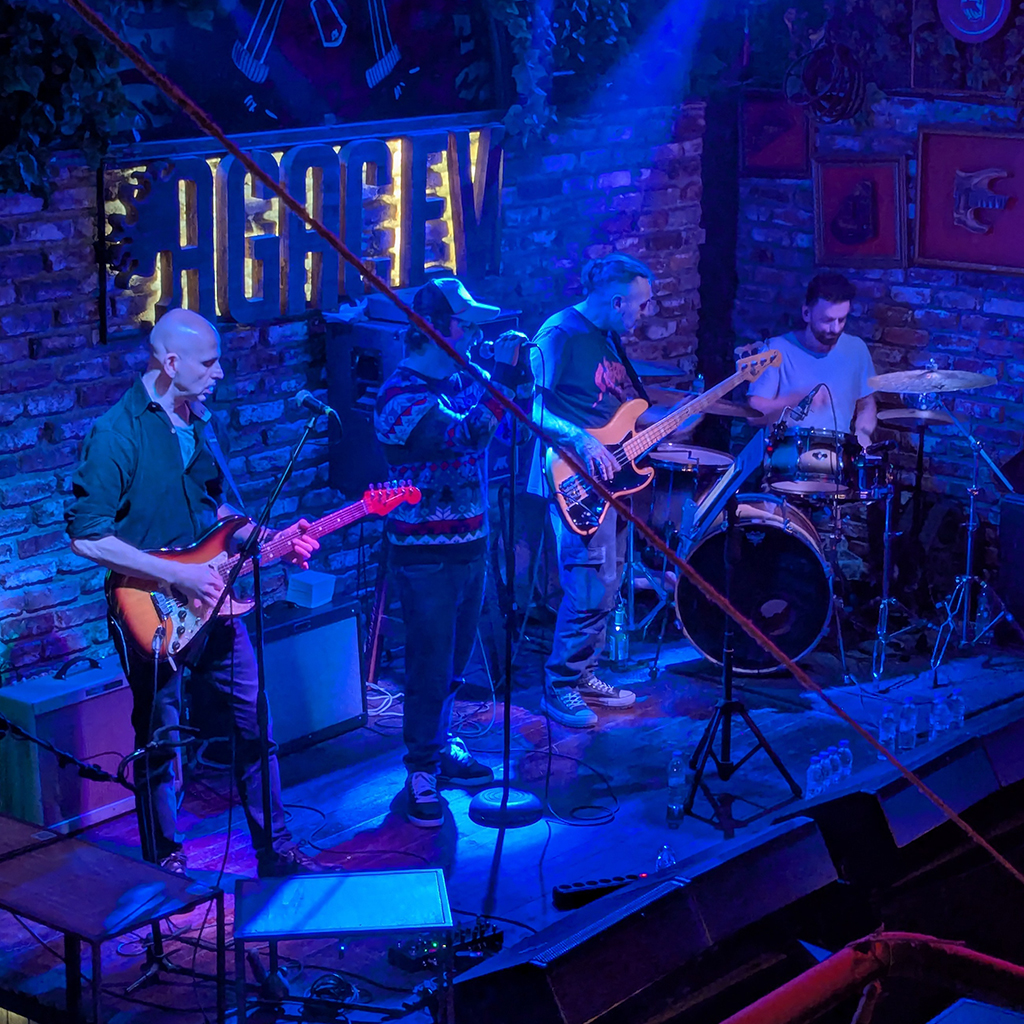 Miikee Gutierrez 🌹 tweet media