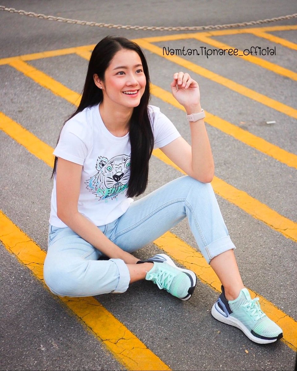 Tipnaree_OFC's tweet image. 😆 กว่าจะถึง 2.5M ... ผ่านอะไรมาเยอะแยะเลย 
ลูกสาวเก่งมากๆเลยนะ 👍🏻

2M500KOLDEN TIME WITH NAMTAN
#สองจุดห้าล้านบี๋น้ำตาลขาดังแย่เลยทีนี้