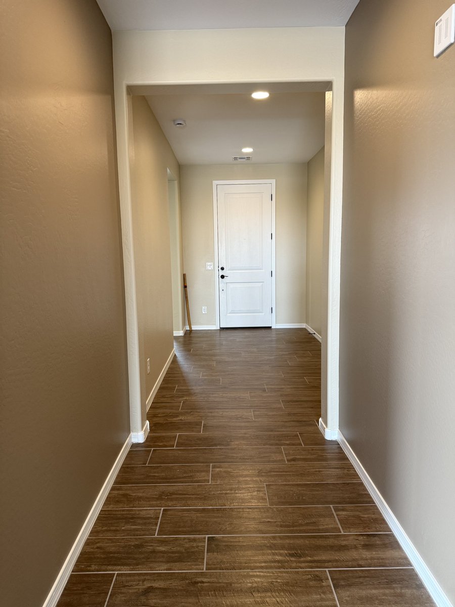 BrigetteDP's tweet photo. A very big thank you to @CertaPro Phoenix for painting the interior of our new home in Surprise! They did an amazing job… they worked efficiently and effectively, are friendly and so picky about their work. https://t.co/qlSv3Xun3a