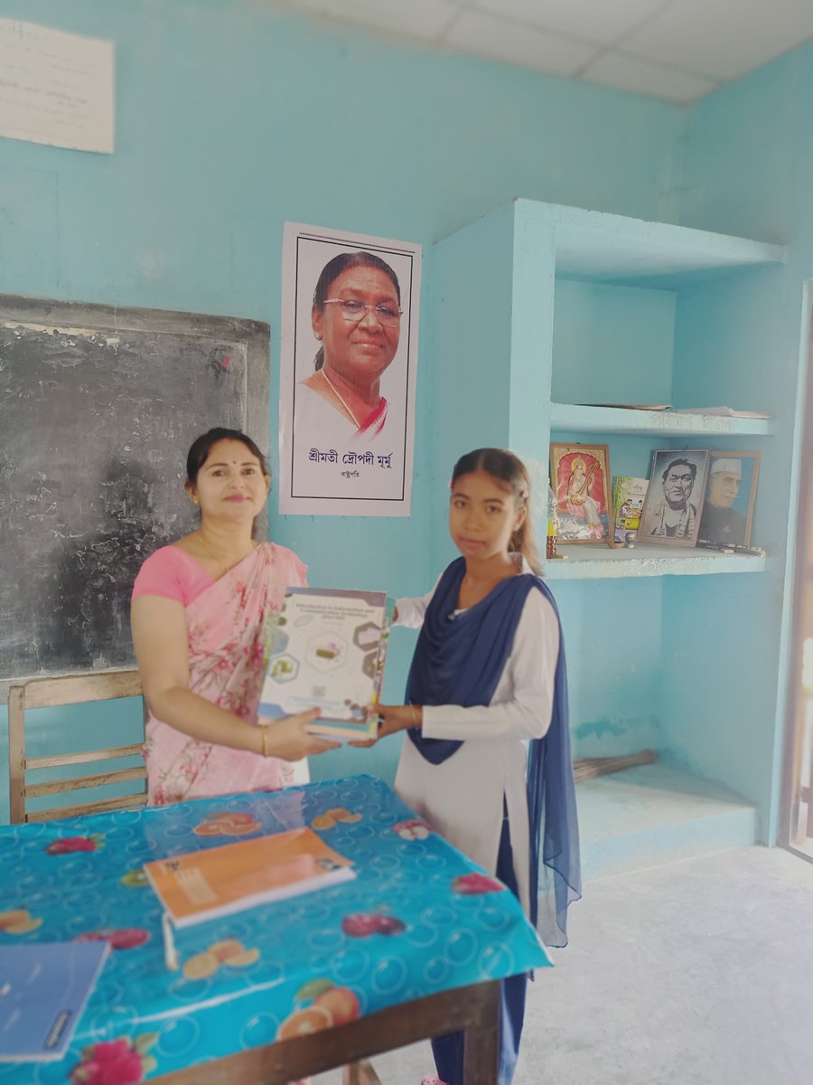 anitadevi1020's tweet image. I am pleased to #hand over free #textbooks to the #students.  Thanks to the #Government of #Assam and the #Department of #education of #Assam