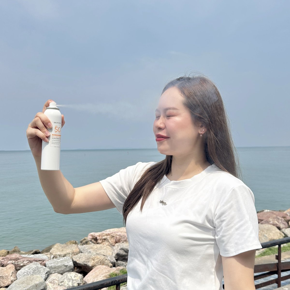 ปอนด์ภูวินทร์เลือกแล้ว เราเลือกด้วย Skintific สเปรย์กันแดด all day light ละอองละเอียดมากกก สัมผัสดี ไม่เป็นคราบ ไม่เหนอะหนะ ไม่หนักผิว เราฉีดหลายรอบ เมคอัพยังคงสวยเป๊ะเหมือนเดิม ท้าชนทุกแดด! แนะนำว่าต้องมี #ใช้จริงรีวิวจริง #ใช้ดีบอกต่อ https://t.co/eEWBEwgm8l