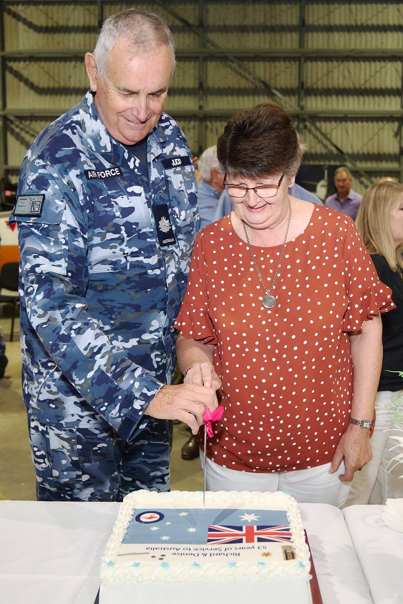 VCDF_Australia's tweet image. A huge congratulations to my friend WOFF Judd on 53 years of exemplary service to @AusAirForce โ๏ธ๐
Juddy and I first met in 2006 and I'm honoured to have presented his third Federation Star a few weeks ago surrounded by his family, friends and colleagues.