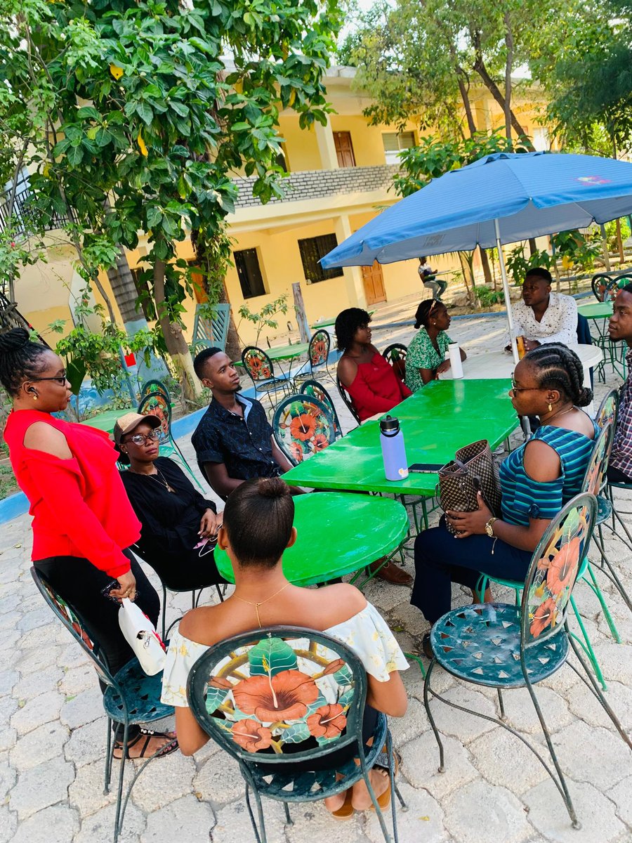 RotaractGves's tweet photo. Revivez en images la deuxième réunion statutaire du mois de mars du Rotaract Club Mémorial des Gonaives en notre local habituel le jeudi 27 mars dernier.
.
.
.
.
.
#LeadInspireGrowHopeTransform
#LightRD7020
#RotaractlsLight
#RotaractClubMemorialGonaivesIsLight
#Bewell
#Environmen https://t.co/5fj9Op1KUO