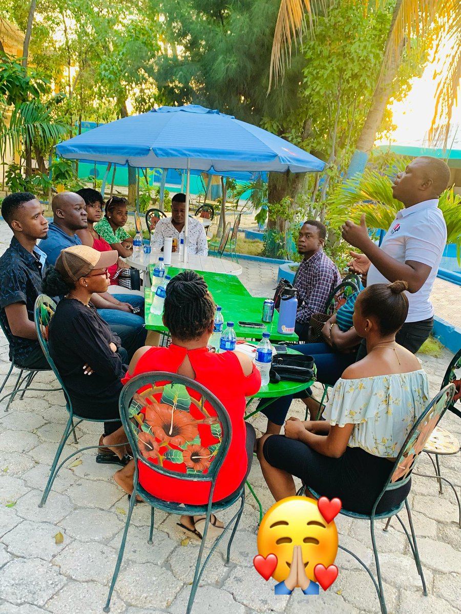 RotaractGves's tweet photo. Revivez en images la deuxième réunion statutaire du mois de mars du Rotaract Club Mémorial des Gonaives en notre local habituel le jeudi 27 mars dernier.
.
.
.
.
.
#LeadInspireGrowHopeTransform
#LightRD7020
#RotaractlsLight
#RotaractClubMemorialGonaivesIsLight
#Bewell
#Environmen https://t.co/5fj9Op1KUO