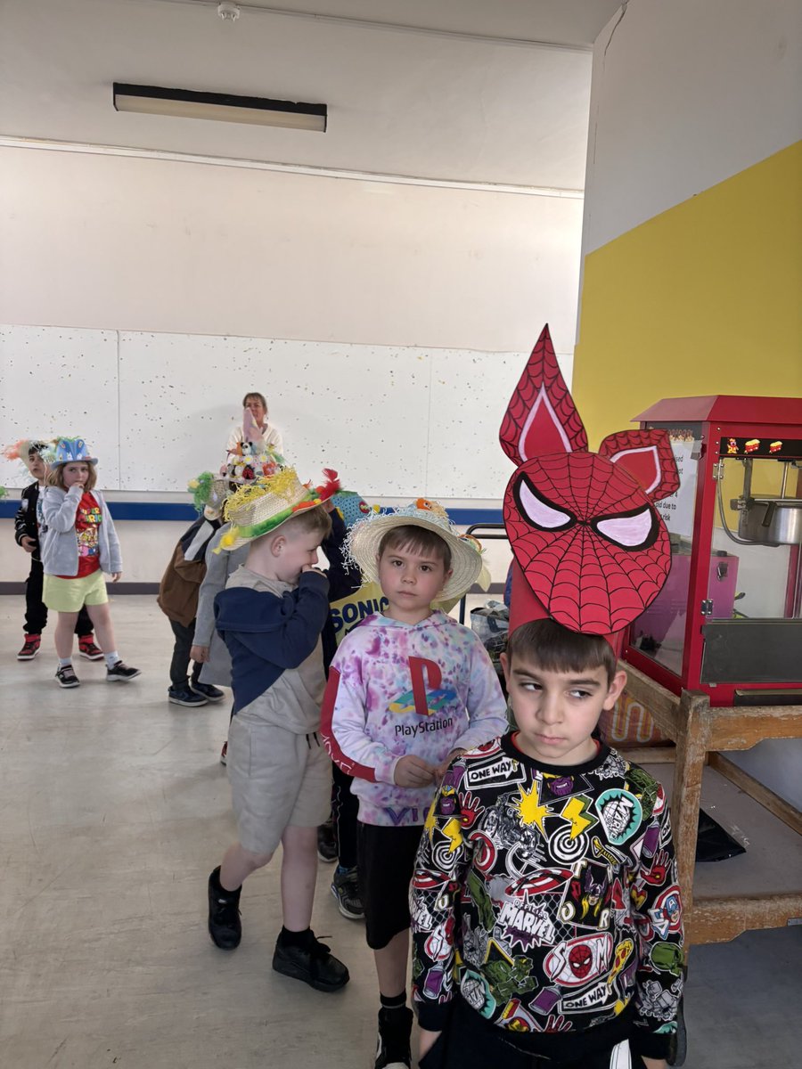 What a wonderful effort all the children went to for our Easter Bonnet Parade 🐰🐣 #RoyalParkPrimary 🐣