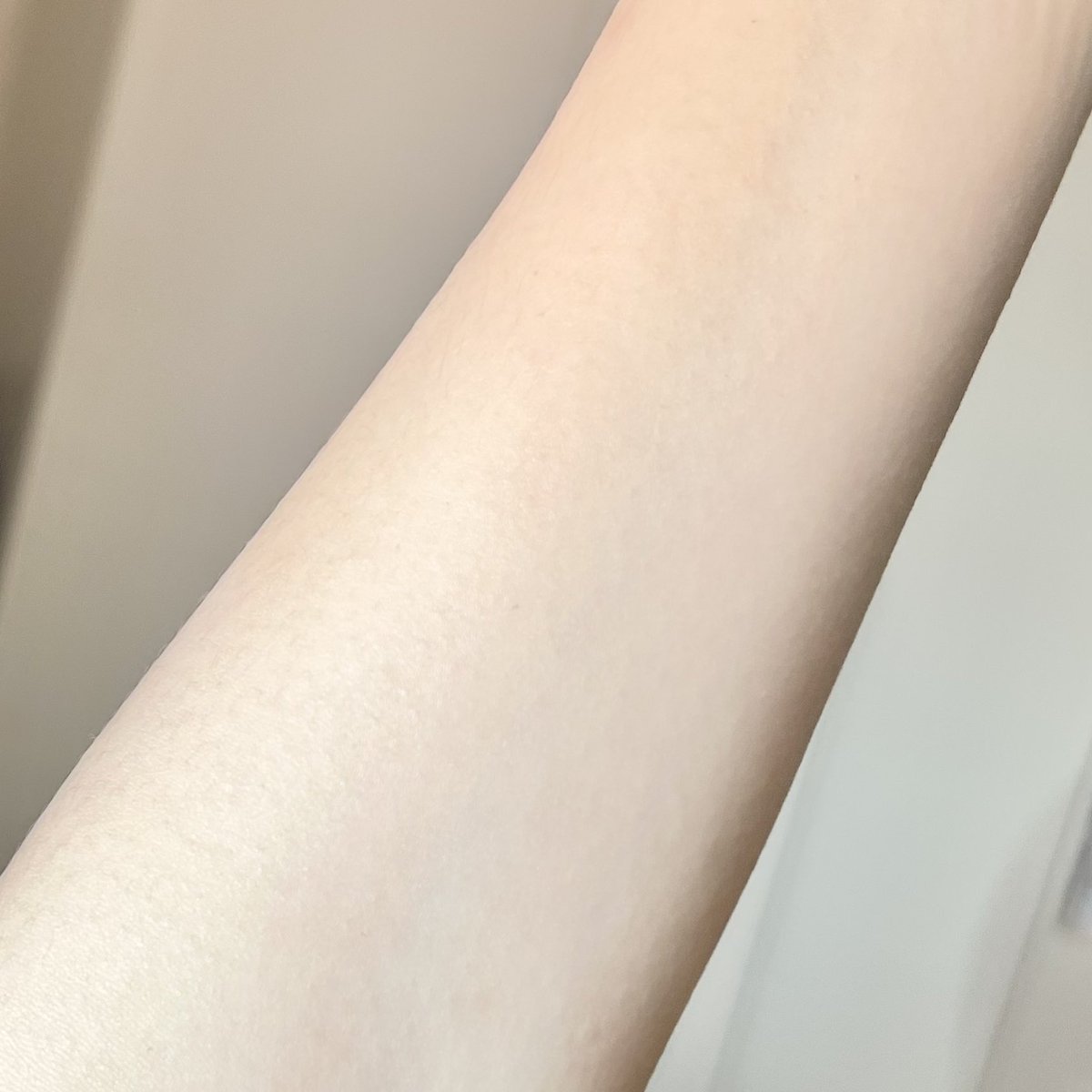 เป็นกันแดดที่เหมาะกับอากาศช่วงนี้สุดๆ Biore UV Body Serum ไม่เหนอะ ไม่เหนียวผิว สูตร Intensive Aura หลอดชมพู ช่วยปรับให้ผิวดูกระจ่างใส มีออร่า 💕 เนื้อเซรั่มทาง่าย เบาสบายผิว ที่สำคัญเสื้อไม่เหลือง ไม่ทิ้งคราบด้วย! ☀️

#Biore #BioreUVBodySerum #กันแดดตัวจริง #เบาสบายไม่ทิ้งคราบเหลือง