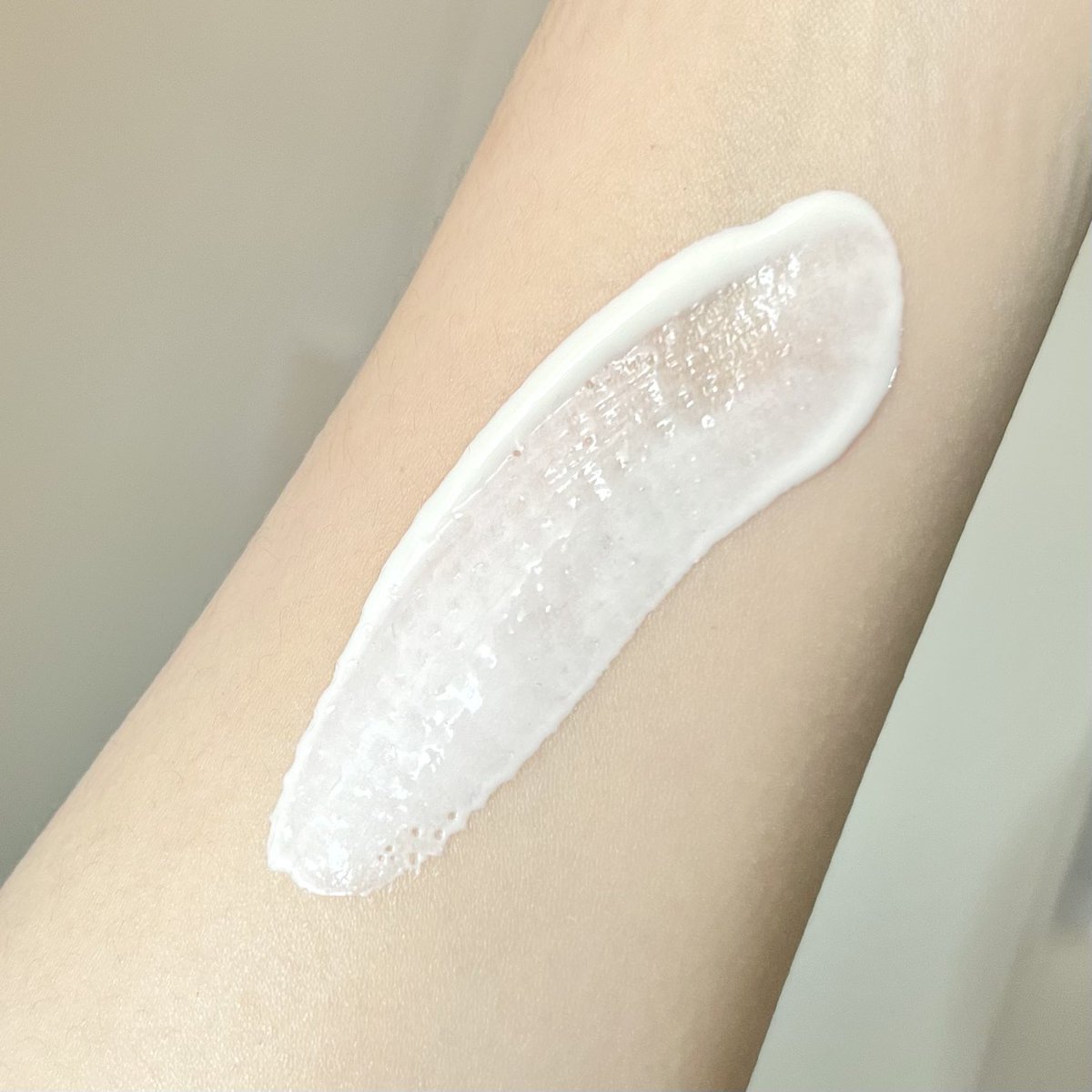 เป็นกันแดดที่เหมาะกับอากาศช่วงนี้สุดๆ Biore UV Body Serum ไม่เหนอะ ไม่เหนียวผิว สูตร Intensive Aura หลอดชมพู ช่วยปรับให้ผิวดูกระจ่างใส มีออร่า 💕 เนื้อเซรั่มทาง่าย เบาสบายผิว ที่สำคัญเสื้อไม่เหลือง ไม่ทิ้งคราบด้วย! ☀️

#Biore #BioreUVBodySerum #กันแดดตัวจริง #เบาสบายไม่ทิ้งคราบเหลือง