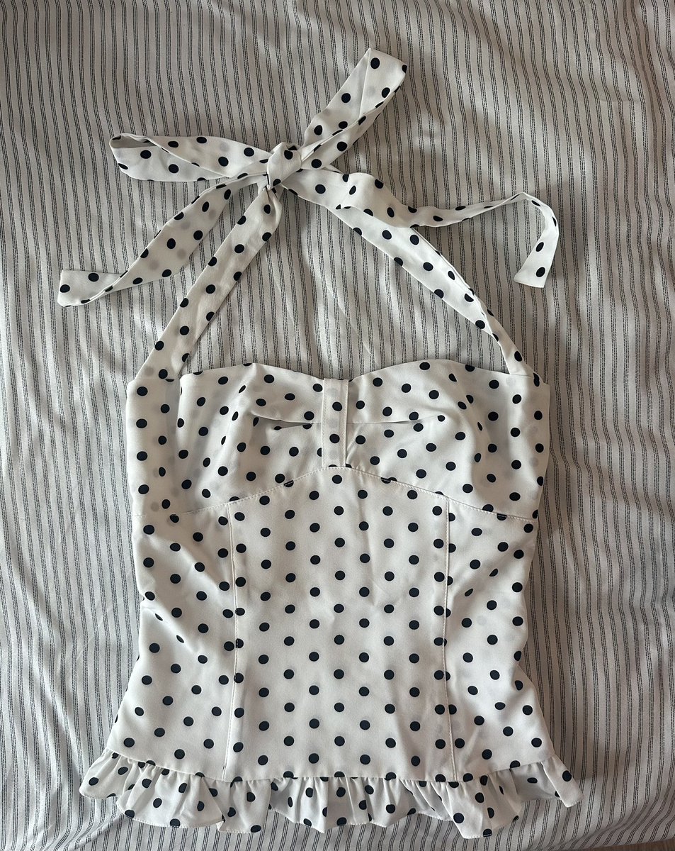 vxzmeowvp's tweet photo. Gemma top polka dot น่ารักมาก ป้ายยังอยู่เลยค่ะ อก30-34
ราคา500 บาทค่ะ
#benabaker #Polkdot #ส่งต่อ #ปล่อยต่อเสื้อผ้า #ส่งต่อเสื้อผ้า #ส่งต่อstylistshop #ส่งต่อกระเป๋า #เสื้อผ้าy2k #เสื้อผ้า #เสื้อผ้ามือ2
#โล้ะตู้ #ส่งต่อรองเท้ #ส่งต่อkiddi #ส่งต่อcintage #ส่งต่อvictoriassecret https://t.co/DMp2m1YfbO