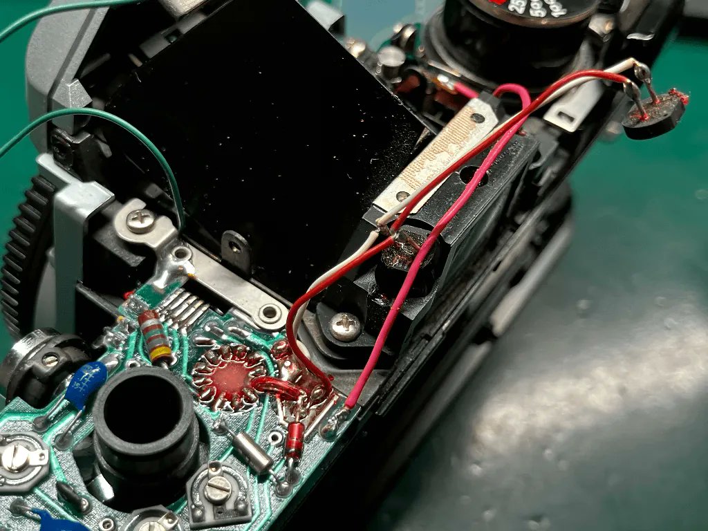 Nikon FM

東京カメラリペアのサイトにて修理内容を紹介
tokyo-camera-repair.com/nikon-fm-20250…

・巻き上げ不良
・クランク軸ロック不良

#フィルムカメラ
#フィルムカメラ修理