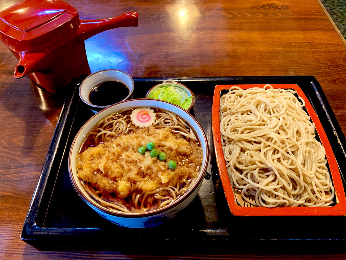 dappon7's tweet photo. 蕎麦が食べたくて、温か冷か迷った結果、両方いただきました（笑）
#駅南吾妻庵 https://t.co/HoGuFmsP9J