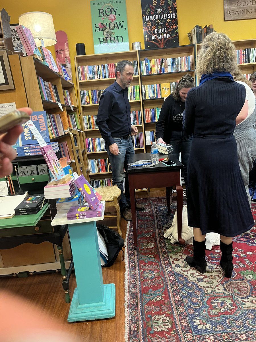 Emily_Bookish's tweet photo. Part one of photos from Danville meeting the wonderful Strouds! ❤️ #Locknation #lockwoodandco https://t.co/TjZIPKMNH0