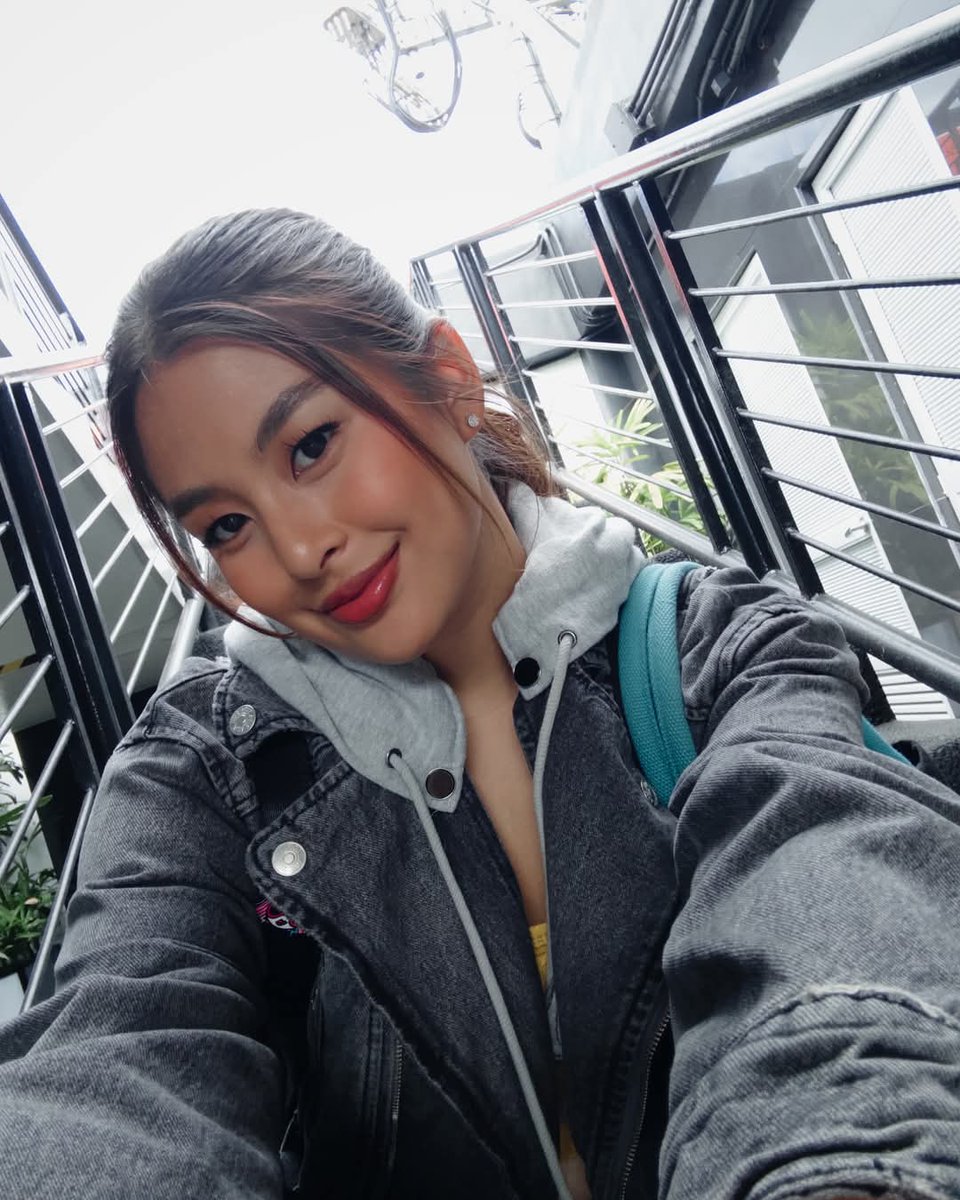GabbifiedBataan's tweet image. HOW TO CHEAT DEATH — streaming on NETFLIX! ♥️ Hi, Lara & Miguel 👋🏻 Gabbi Garcia & Khalil Ramos Directed by Mike Mendoza 🎬
Netflix Top 2 in PH shows today, watch it now! #GabLil #HowToCheatDeath #NetflixPH @gabbi @TheKhalilRamos @Netflix_PH