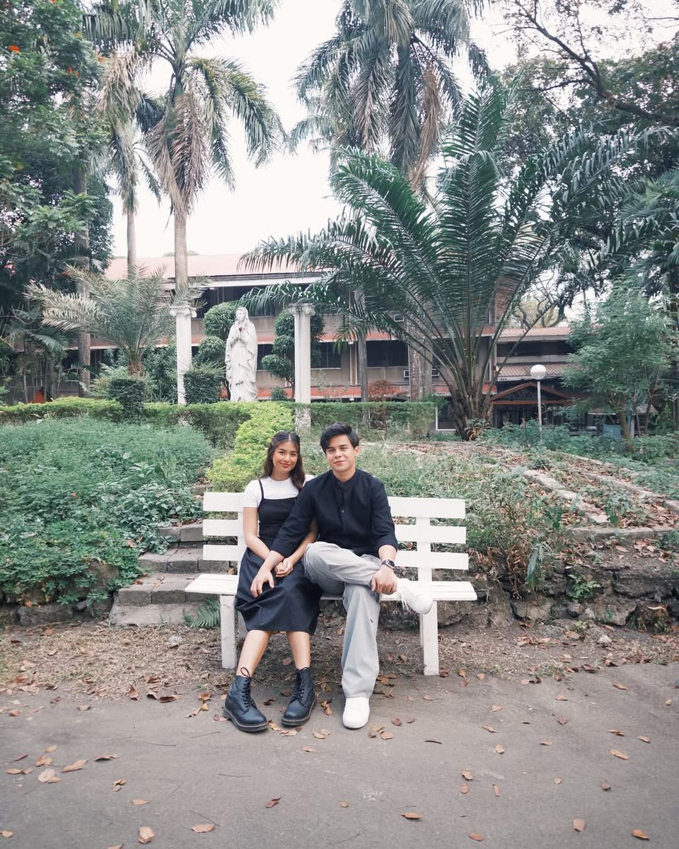 GabbifiedBataan's tweet image. HOW TO CHEAT DEATH — streaming on NETFLIX! ♥️ Hi, Lara & Miguel 👋🏻 Gabbi Garcia & Khalil Ramos Directed by Mike Mendoza 🎬
Netflix Top 2 in PH shows today, watch it now! #GabLil #HowToCheatDeath #NetflixPH @gabbi @TheKhalilRamos @Netflix_PH