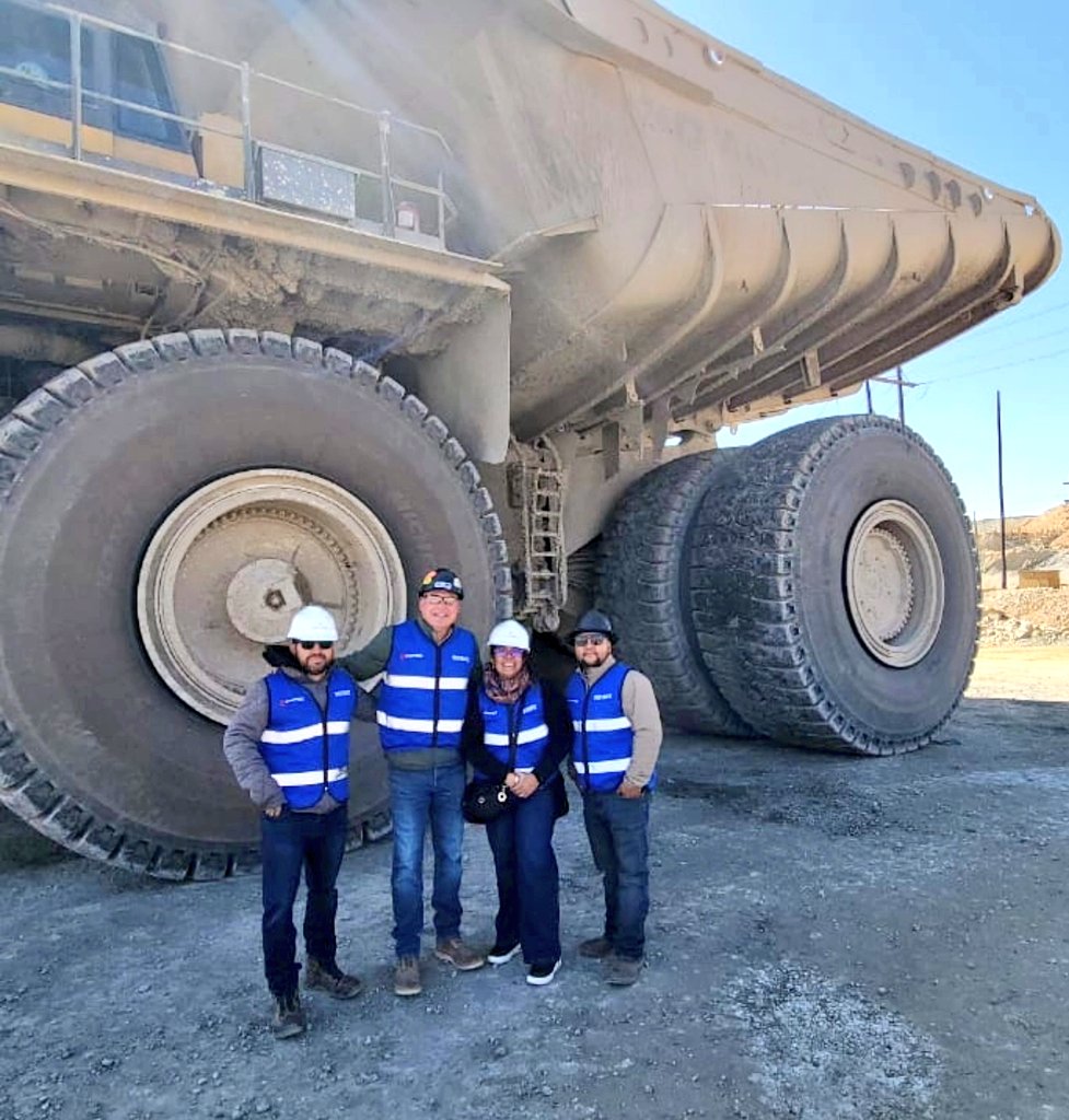 OpenLoopEnergy's tweet image. 🚀✨ Our team is in Sonora, Mexico today, exhibiting at Expo Minera Cananea 2025! ⛏️🌄 

We kicked off the morning with an exclusive tour of Buena Vista del Cobre, an impressive copper-molybdenum deposit and open-pit mine located in northern-central Sonora.