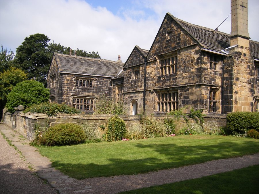 Make do and mend comes to mind when researching the building of the Elizabethan Oakwell Hall in Birstall, just down the road from me.   Comments like 'Oakwell represents a typical local compromise - a mix of local Yorkshire building and fashionable gentry style'