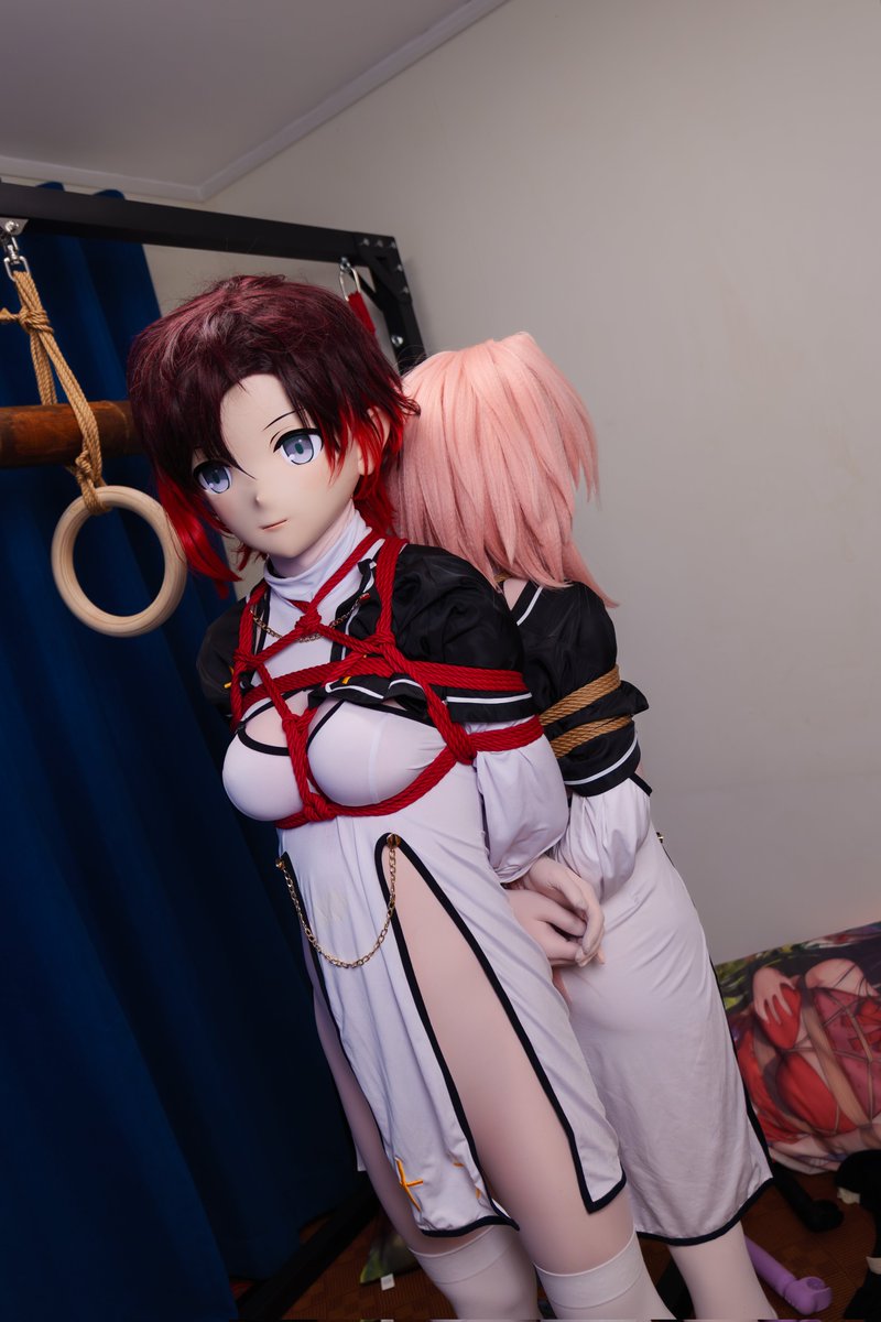 我们背对背拥抱
滥用沉默在咆哮
爱情来不及变老
葬送在烽火的玩笑～
前：<a href="/AYyy_0123/">芝芝流心蛋黄酱☁️</a> 
后：<a href="/1emon_1ime/">柠檬萌门猛蒙梦</a> 
🪢：<a href="/MoAccelerator/">Ac</a> 
🏠：<a href="/xxd61133/">xxd61133</a> 
#bondage #kigurumi #shibari #捆绑