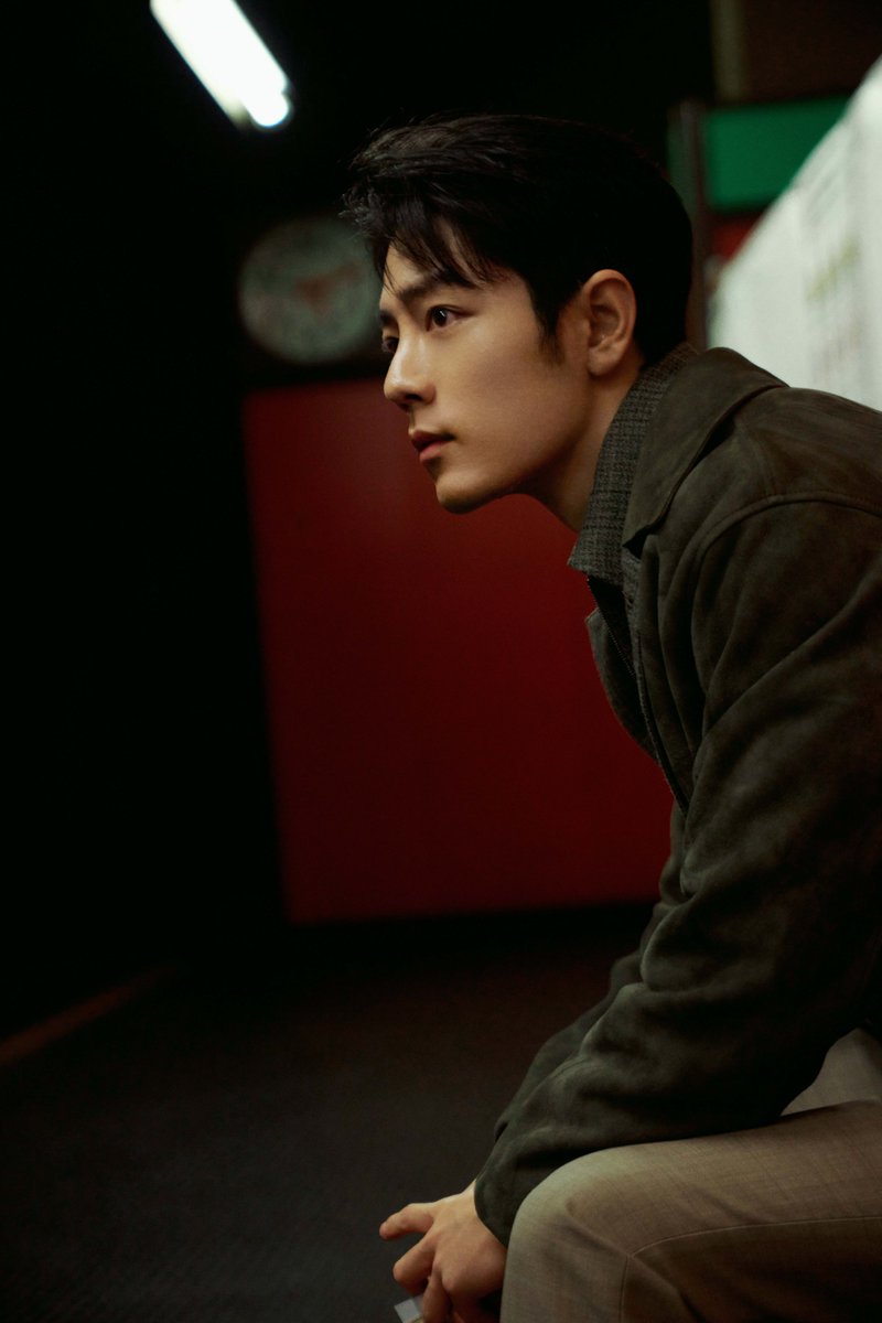 Just as the light falls on #XiaoZhan .

#肖战

#YOUKU #优酷