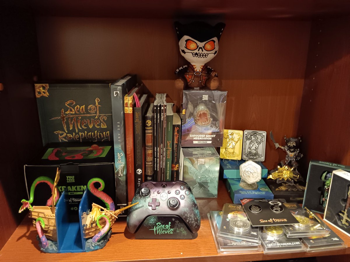 New <a href="/SeaOfThieves/">Sea of Thieves</a> items to the collection. 
Never thought my collection would be big enough that I'd be running out of space for it all.
#BeMorePirate #SeaOfThieves