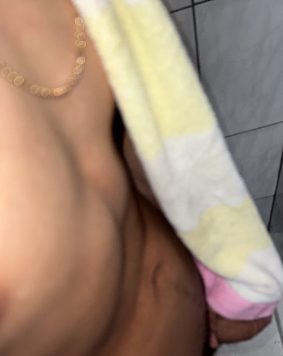 323smdd's tweet photo. tryna see tha front or back? https://t.co/XhioQvcGkw