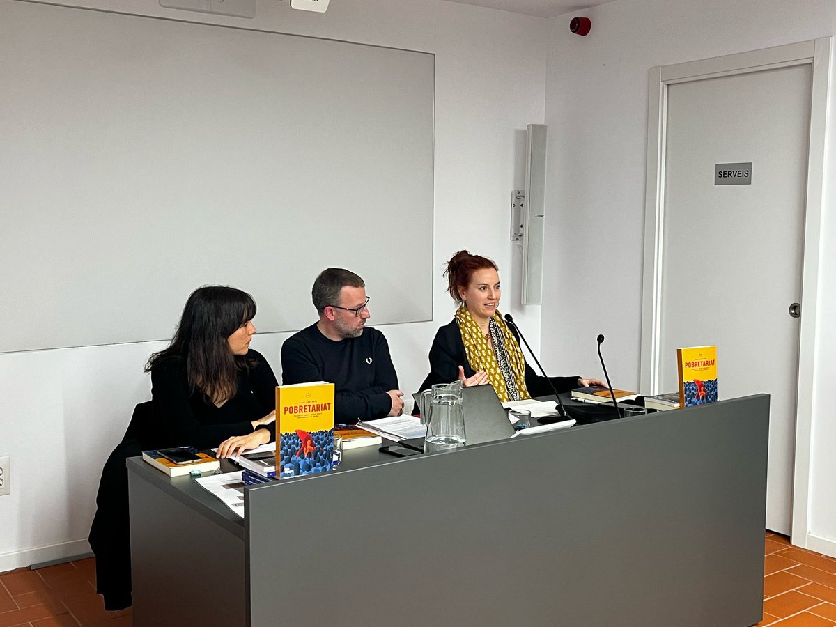 Vidal Aragonés (@vidalaragones) on Twitter photo Moltes gràcies a totes les que vau desbordar ahir la sala Primer de Maig del <a href="/CollectiuRonda/">Col·lectiu Ronda</a> per la primera presentació de
“Pobretariat. Precarietat laboral i altres debats sobre la classe i el treball”
Les properes setmanes: Cornellà de Llobregat, Sabadell, Esplugues…i més Moltes gràcies a totes les que vau desbordar ahir la sala Primer de Maig del <a href="/CollectiuRonda/">Col·lectiu Ronda</a> per la primera presentació de
“Pobretariat. Precarietat laboral i altres debats sobre la classe i el treball”
Les properes setmanes: Cornellà de Llobregat, Sabadell, Esplugues…i més