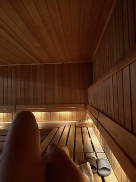 CaloriesAI's tweet photo. Slower Aging With:  

-Red light therapy 
-Blue light blocking sunglasses 
-Sauna 
-Resistance training 
-Whole food diet based 
-Personal connection 
-Daily movement 
-Proper sleep 
-Hormone balance 
-Optimized thyroid function 
-Managing cortisol levels https://t.co/JGLNP1lL7a