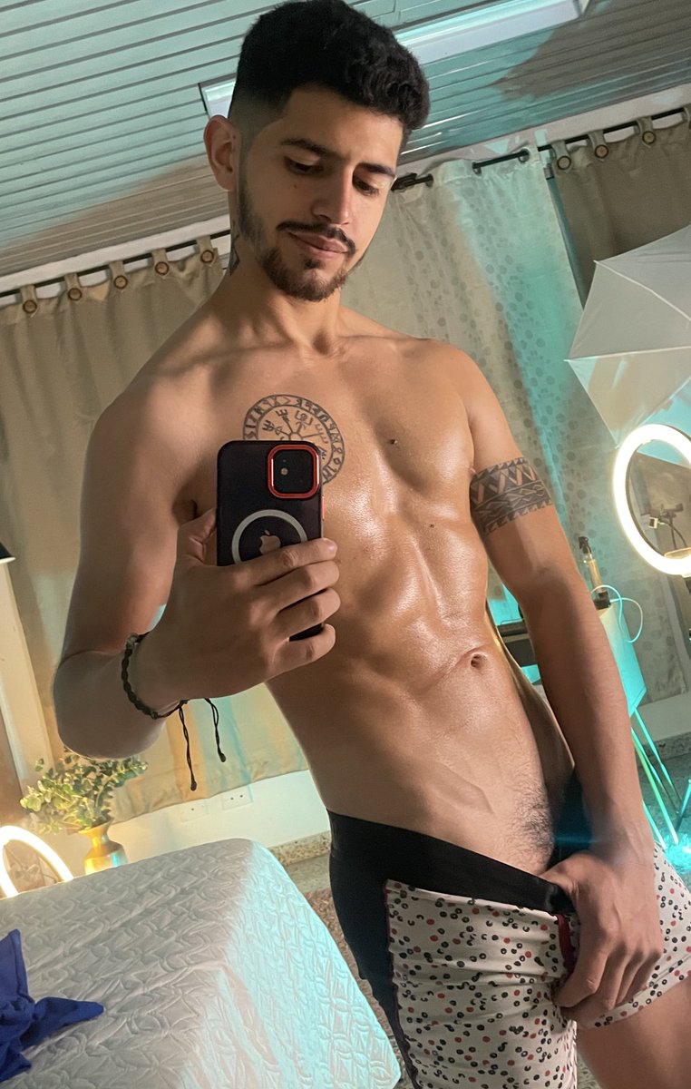 Alejandro tweet media