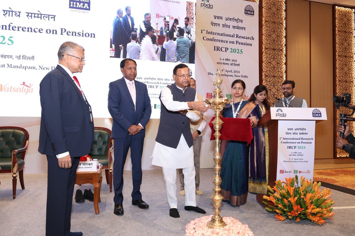 PFRDAOfficial's tweet photo. The Hon’ble Minister of State for Finance, Government of India, Shri Pankaj Chaudhary, inaugurated IRCP'25 with a lamp lighting ceremony.
#PFRDA #IRCP2025 #PensionConference #FutureOfPensions #LiveEvent #GlobalExperts https://t.co/VPViPTKMmJ