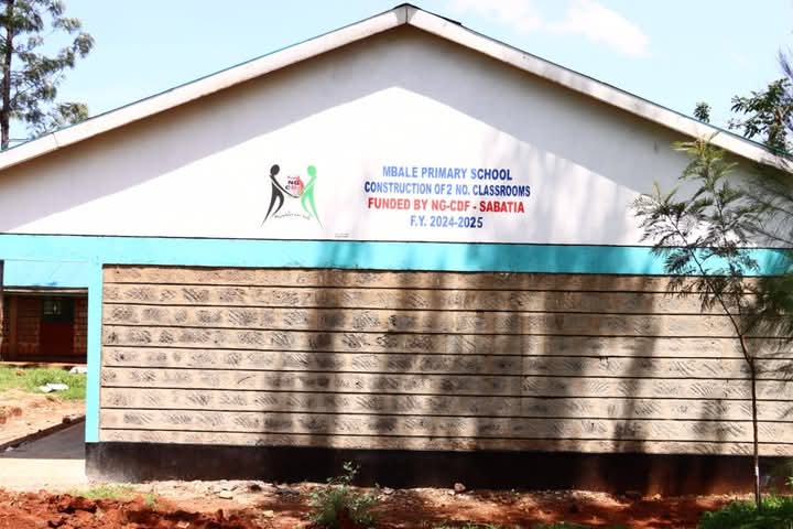 NGCDF_Sabatia's tweet photo. Construction of a 2 classroom JSS block at Mbale Friends Comprehensive School in Izava Lyaduywa Ward 100% complete. The project was fully funded by the @NGCDF_Kenya in the 2024/25 FY under the patronage of @Hon_Sloya, MP Sabatia constituency.
#MaendeleoKwaWote https://t.co/yls7swtFVJ