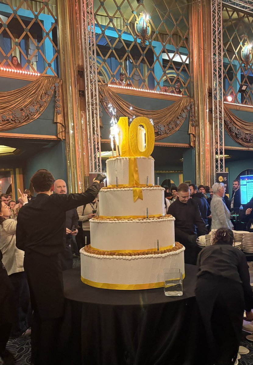 dotJS's tweet image. The 10th edition of #dotJS deserves a huge cake 🎂