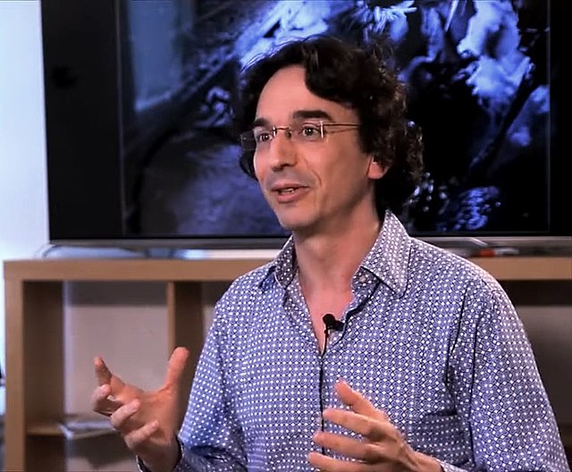 CercleDL's tweet image. 1) David Chavalarias, chercheur au @CNRS  à l&apos;origine d&apos; #HelloQuitteX, a publié un &quot;rapport&quot; dans lequel il nous accuse, entre autres, de participer à une conspiration trumpiste pro-Poutine contre la science 

Oui, vraiment. Laissez​-nous vous expliquer ses délires…