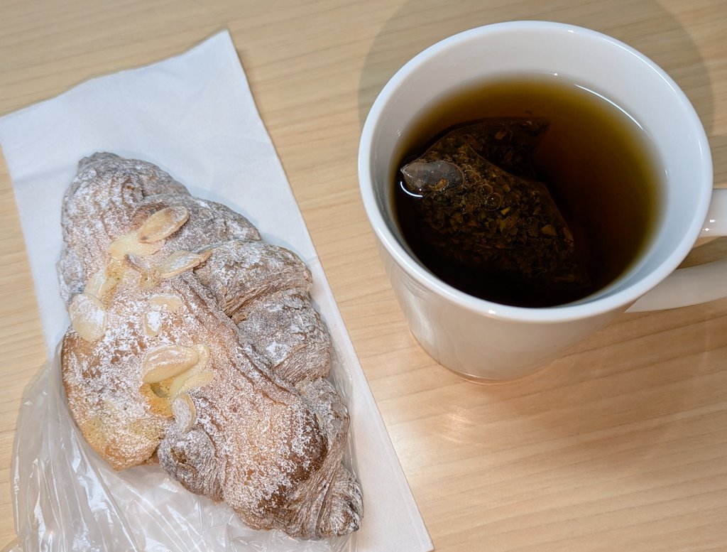 お红茶をこそ飲め